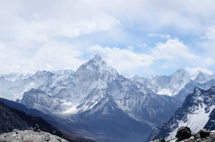 Himalayas_c_Unsplash_9wg5jCEPBsw_Rohit_Tandon