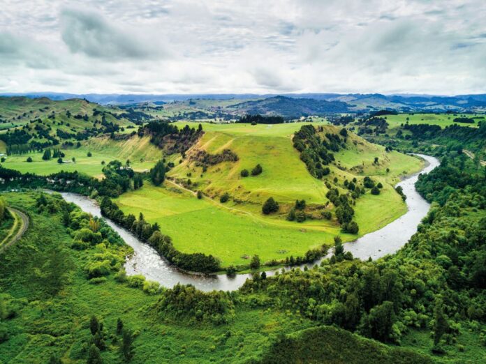 Whanganui River New Zealand c iStock.com_1370046099_LaSalle-Photo