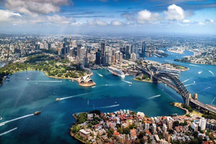 Sydney Harbour c iStock_2188580390_andresr